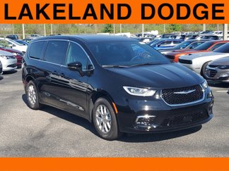 New 2025 Chrysler Pacifica Select image 1