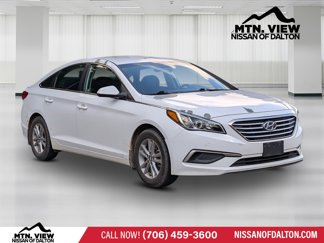 Used 2017 Hyundai Sonata SE image 1