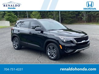 Used 2023 Kia Seltos S image 1