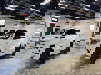 Certified 2022 Jeep Grand Cherokee Laredo X image 1