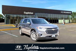 Used 2020 Chevrolet Traverse LT image 1