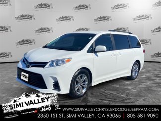 Used 2019 Toyota Sienna LE image 1