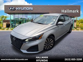 Used 2023 Nissan Altima 2.5 SV image 1