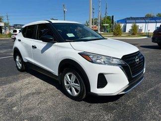 New 2025 Nissan Kicks Play S image 1