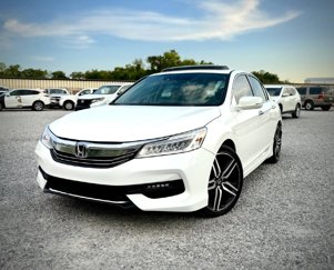Used 2016 Honda Accord Touring image 1