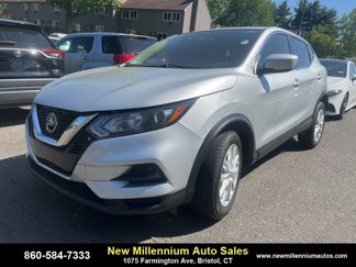 Used 2021 Nissan Rogue Sport S image 1
