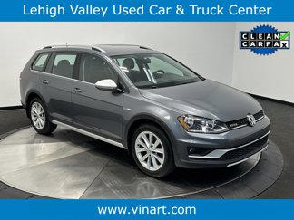Used 2017 Volkswagen Golf Alltrack S image 1