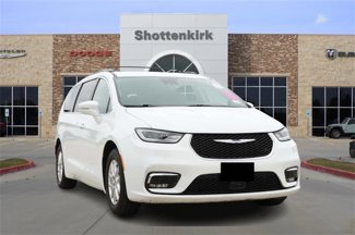 Used 2022 Chrysler Pacifica Touring-L image 1