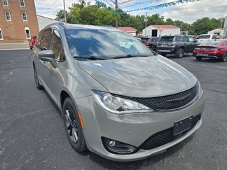 Used 2020 Chrysler Pacifica Touring-L w/ Advanced Safetytec Group image 1