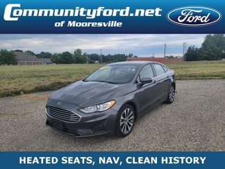Used 2020 Ford Fusion SE image 1