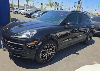 Used 2022 Porsche Cayenne S image 1