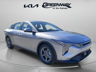New 2025 Kia K4 LXS image 1