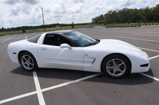 Used 2004 Chevrolet Corvette Coupe w/ Roof Package image 1