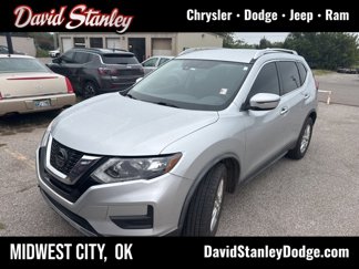 Used 2020 Nissan Rogue SV image 1