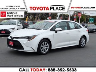 Certified 2022 Toyota Corolla LE image 1