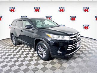 Certified 2018 Toyota Highlander XLE image 1
