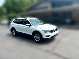 Used 2020 Volkswagen Tiguan S image 1