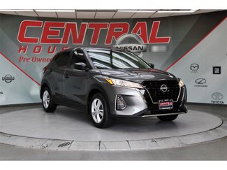Certified 2025 Nissan Kicks Play S image 1