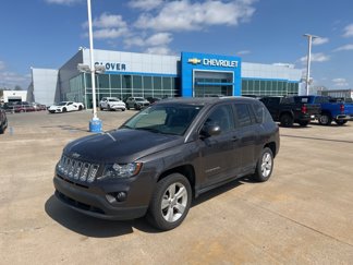 Used 2016 Jeep Compass Latitude image 1
