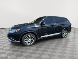 Used 2016 Mitsubishi Outlander SE image 1
