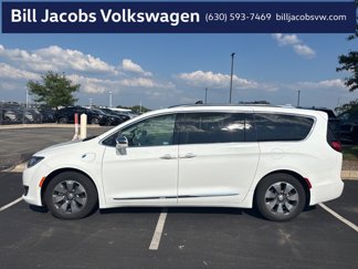Used 2018 Chrysler Pacifica Limited w/ Advanced Safetytec Group image 1