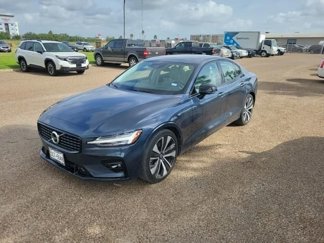 Used 2022 Volvo S60 B5 Momentum w/ Advanced Package image 1
