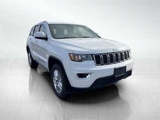 Used 2018 Jeep Grand Cherokee Laredo image 1