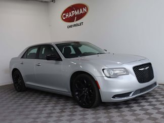 Used 2019 Chrysler 300 Touring w/ Sport Appearance Package image 1