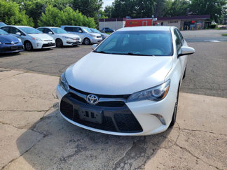 Used 2016 Toyota Camry LE image 1
