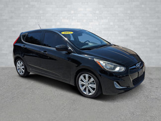 Used 2012 Hyundai Accent SE image 1