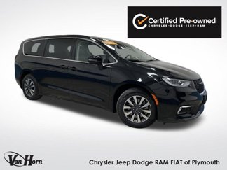 Used 2023 Chrysler Pacifica Touring-L image 1