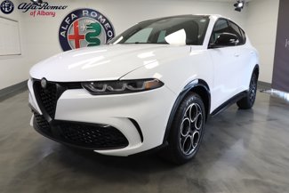 New 2025 Alfa Romeo Tonale w/ Premium Package image 1