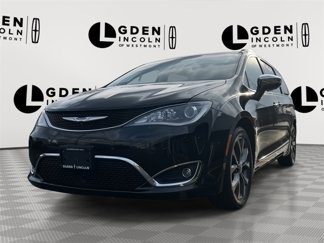 Used 2017 Chrysler Pacifica Limited w/ UConnect Theater Package image 1