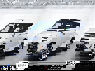 Used 2023 Kia Soul LX w/ LX Technology Package image 1