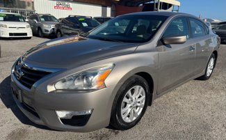 Used 2015 Nissan Altima 2.5 S w/ Sport Value Package image 1