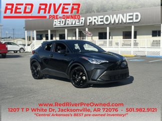 Used 2022 Toyota C-HR XLE image 1