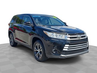 Used 2019 Toyota Highlander LE image 1