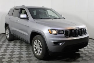 Used 2021 Jeep Grand Cherokee Laredo image 1