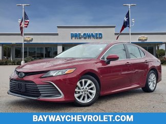 Used 2022 Toyota Camry LE image 1