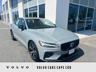 Used 2025 Volvo S60 B5 Core image 1