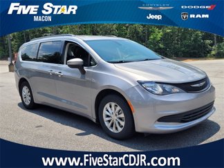 Used 2021 Chrysler Voyager Lxi image 1
