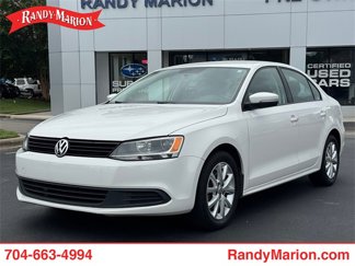 Used 2011 Volkswagen Jetta SE image 1
