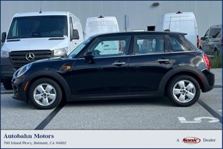Used 2019 MINI Cooper 4-Door Hardtop image 1