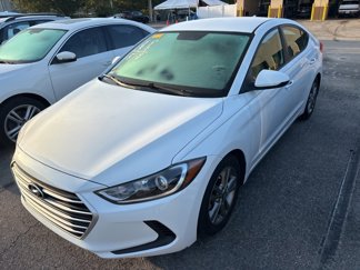 Used 2017 Hyundai Elantra SE image 1