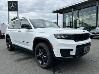 Used 2023 Jeep Grand Cherokee L Laredo image 1