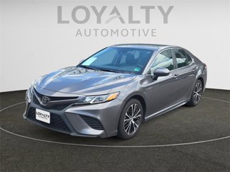 Used 2020 Toyota Camry SE image 1