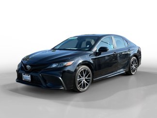 Used 2021 Toyota Camry SE image 1