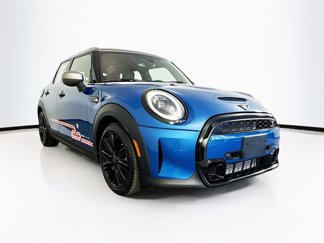 Used 2023 MINI Cooper S image 1