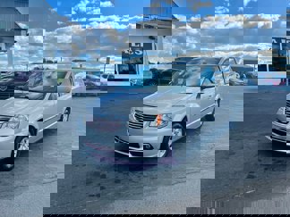 Used 2012 Chrysler Town & Country Touring image 1