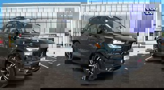 Certified 2022 Volvo XC40 T5 R-Design image 1